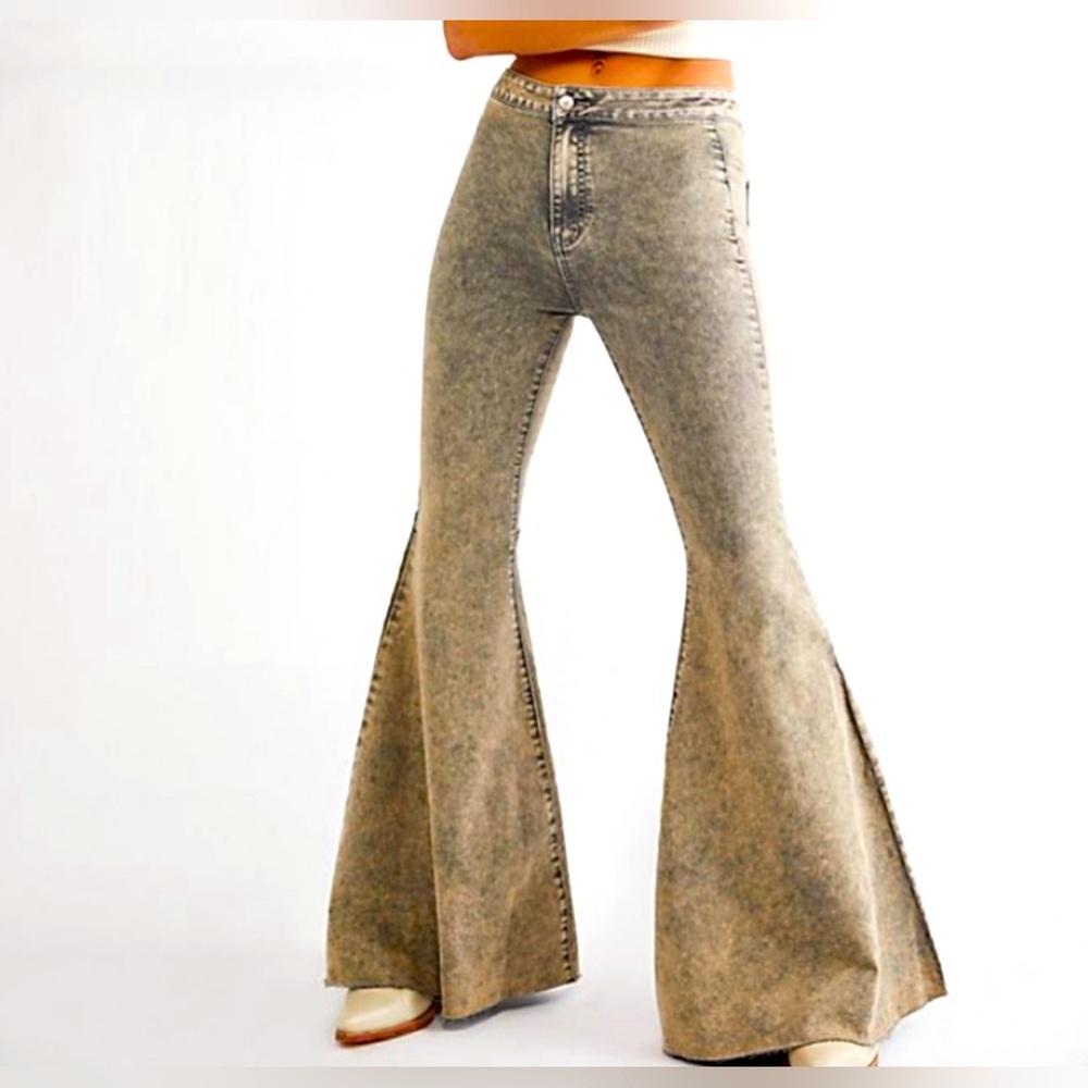 FREE PEOPLE | CROPPED FLOAT ON FLARE | 27 **SHORT**| STONE WASHED | NWOT